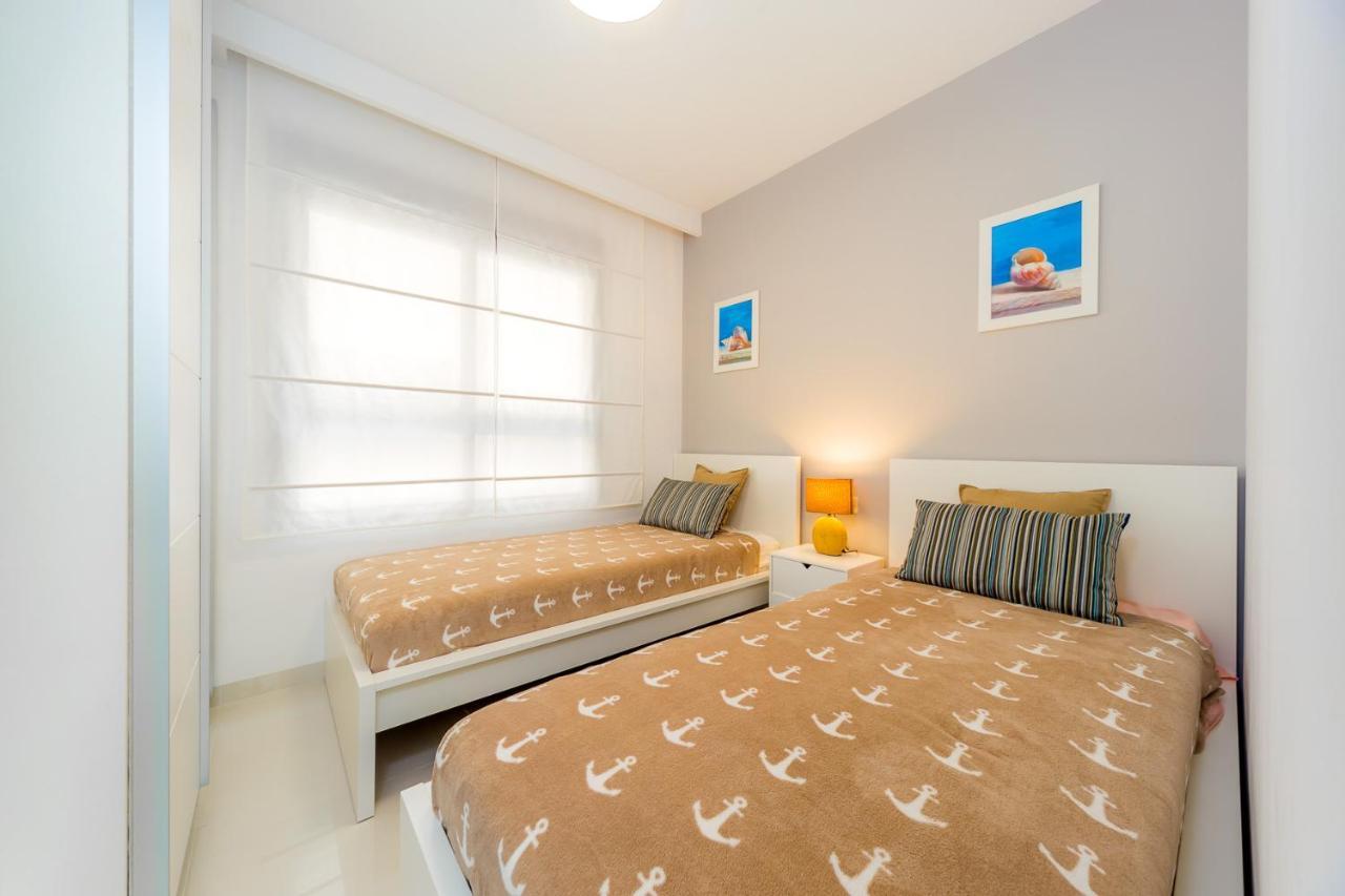 Luxurious 2 Bedroom Apartment Near The Beach Torre de la Horadada Exterior photo