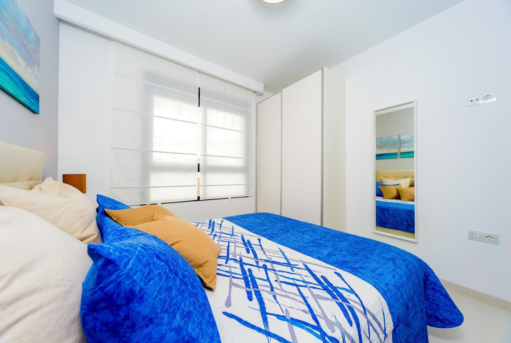 Luxurious 2 Bedroom Apartment Near The Beach Torre de la Horadada Room photo
